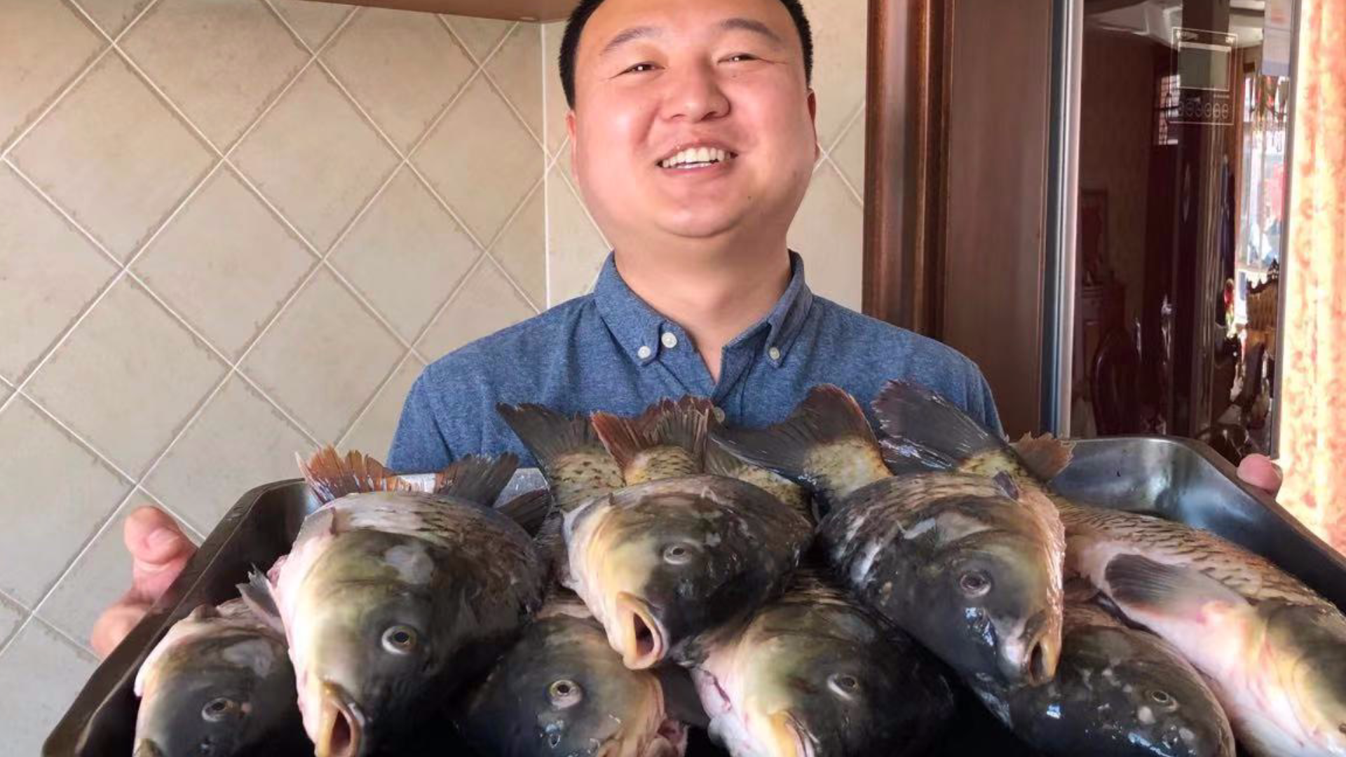 小伙买二十四斤鱼,做红烧鱼,鲜美真香、全家吃的一点都不剩!